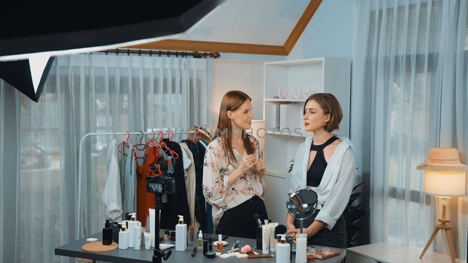 Two influencer partner shoot shoot live streaming vlog video review prim makeup by biancoblue