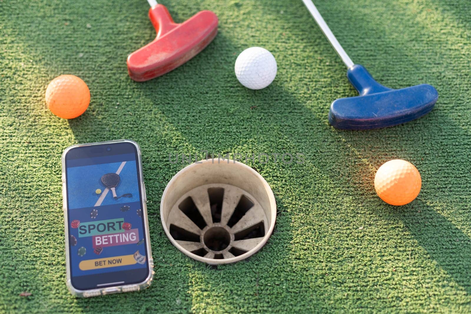 mini golf sports betting on a smartphone by Andelov13