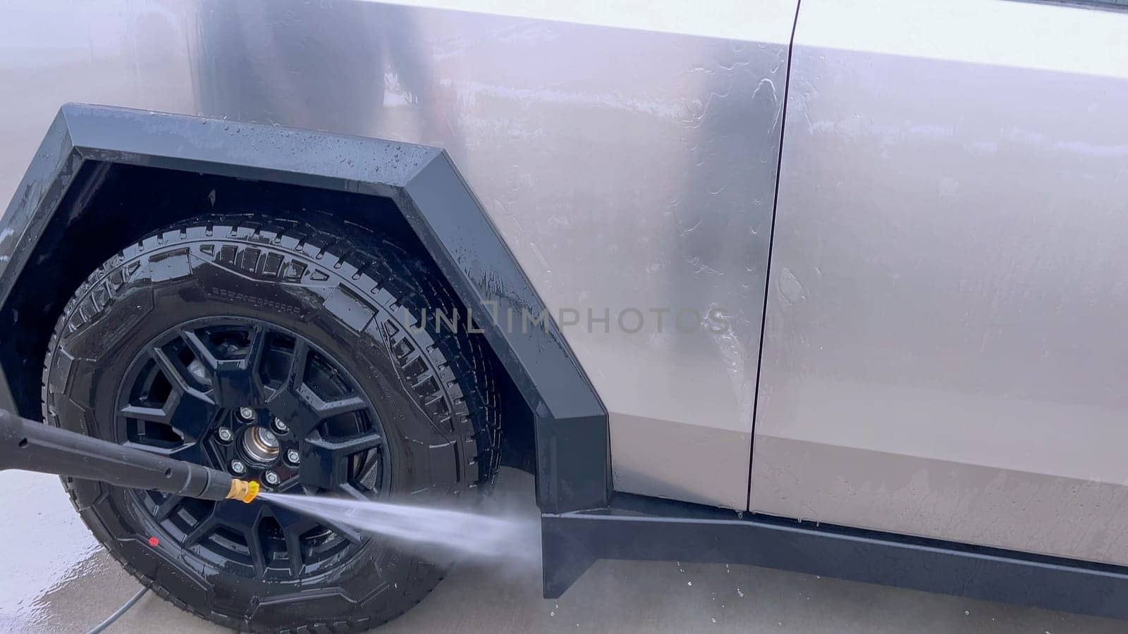 High-Pressure Cleaning of the Tesla Cybertruck Cargo Bed by arinahabich