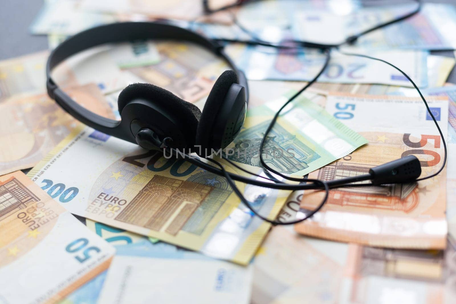 euro banknotes headphones headset, business.