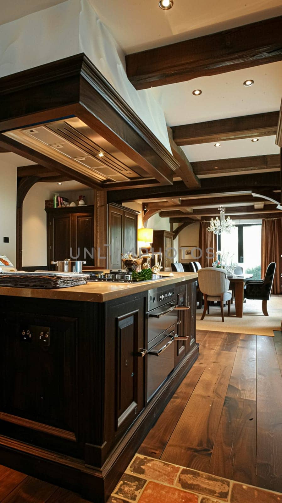 Bespoke kitchen design, country house and cottage interior design, English countryside style renovation and home decor idea