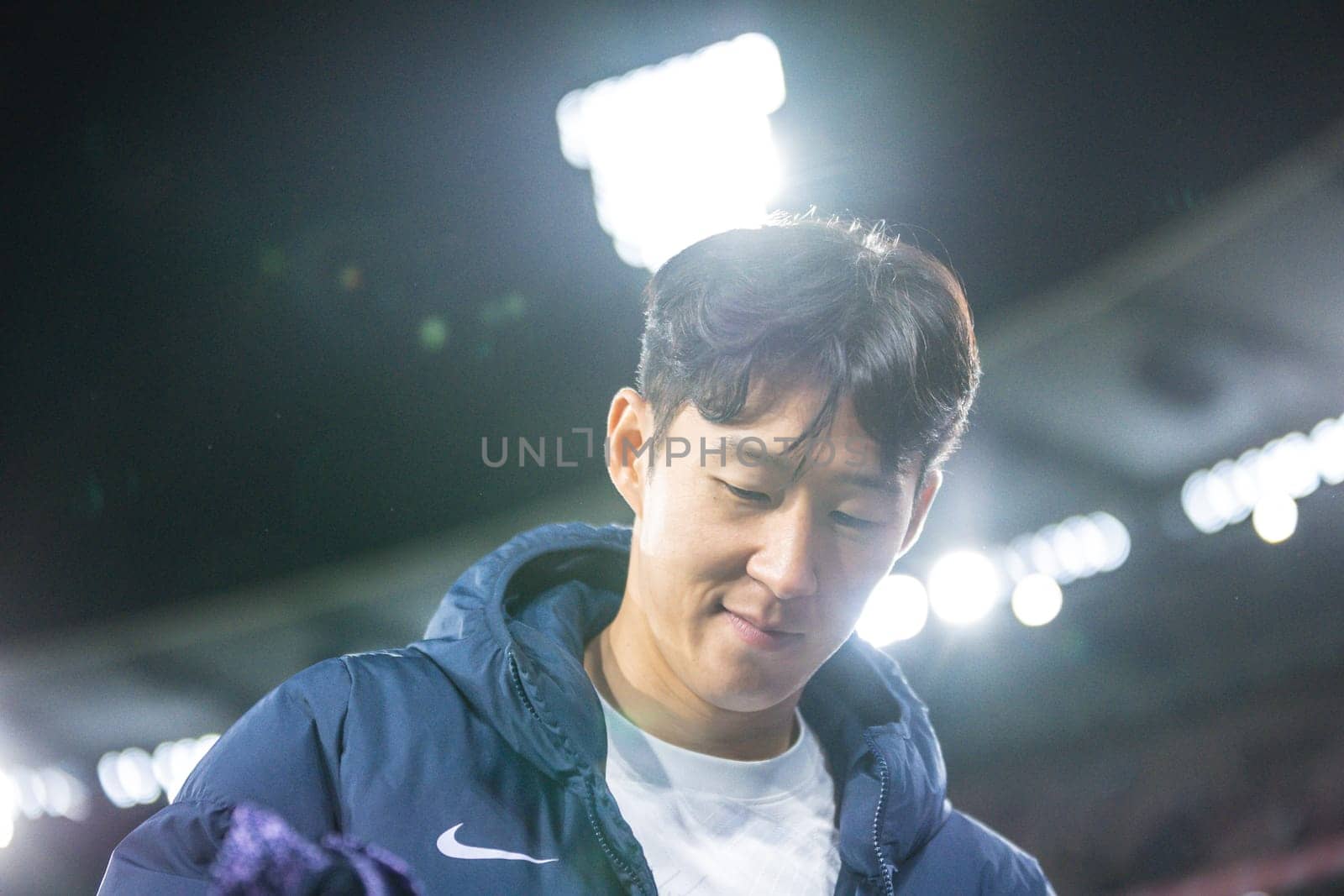 MELBOURNE, AUSTRALIA - MAY 22: Heung Min Son of Tottenham Hotspur thanks fans after Newcastle United beat Tottenham Hotspur on penalties during the Global Football Week at The Melbourne Cricket Ground on May 22, 2024 in Melbourne, Australia
