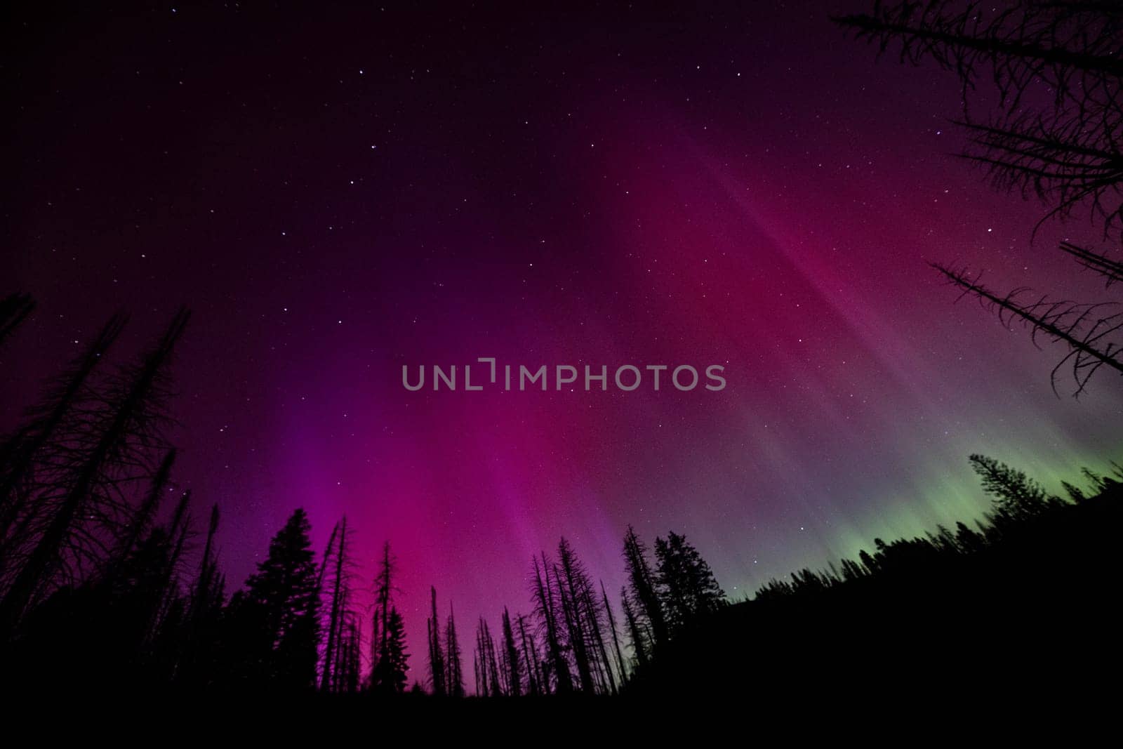 colorful aurora over the south idaho sky