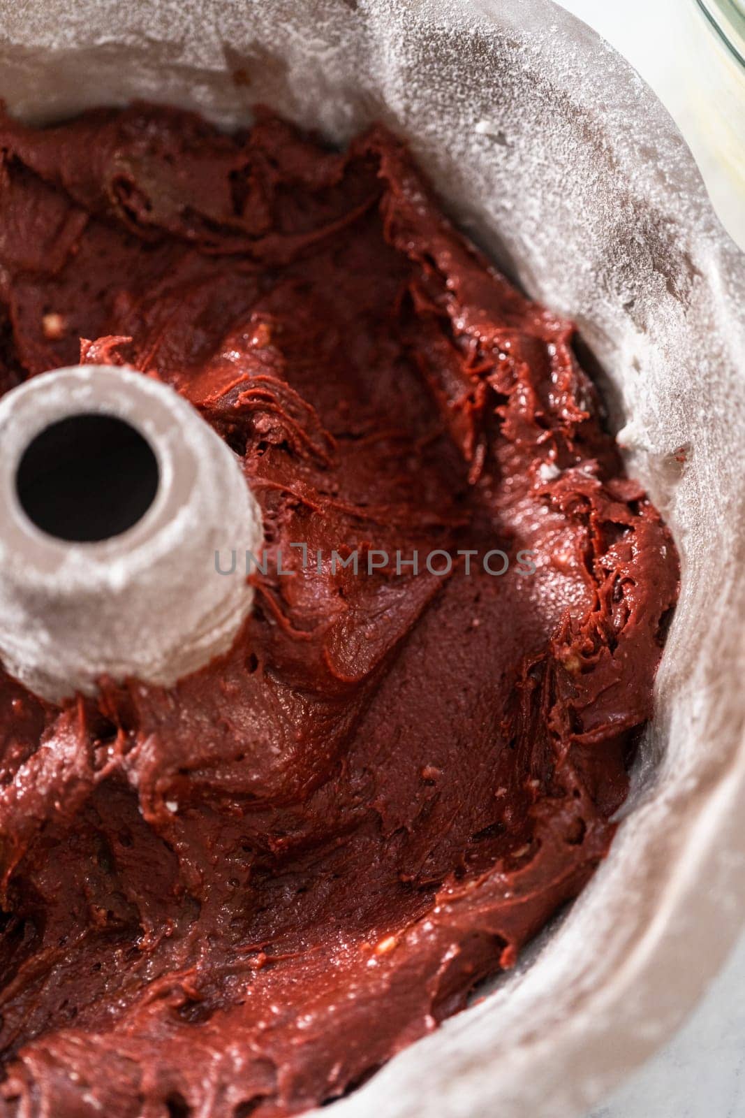 Red velvet bundt cake by arinahabich