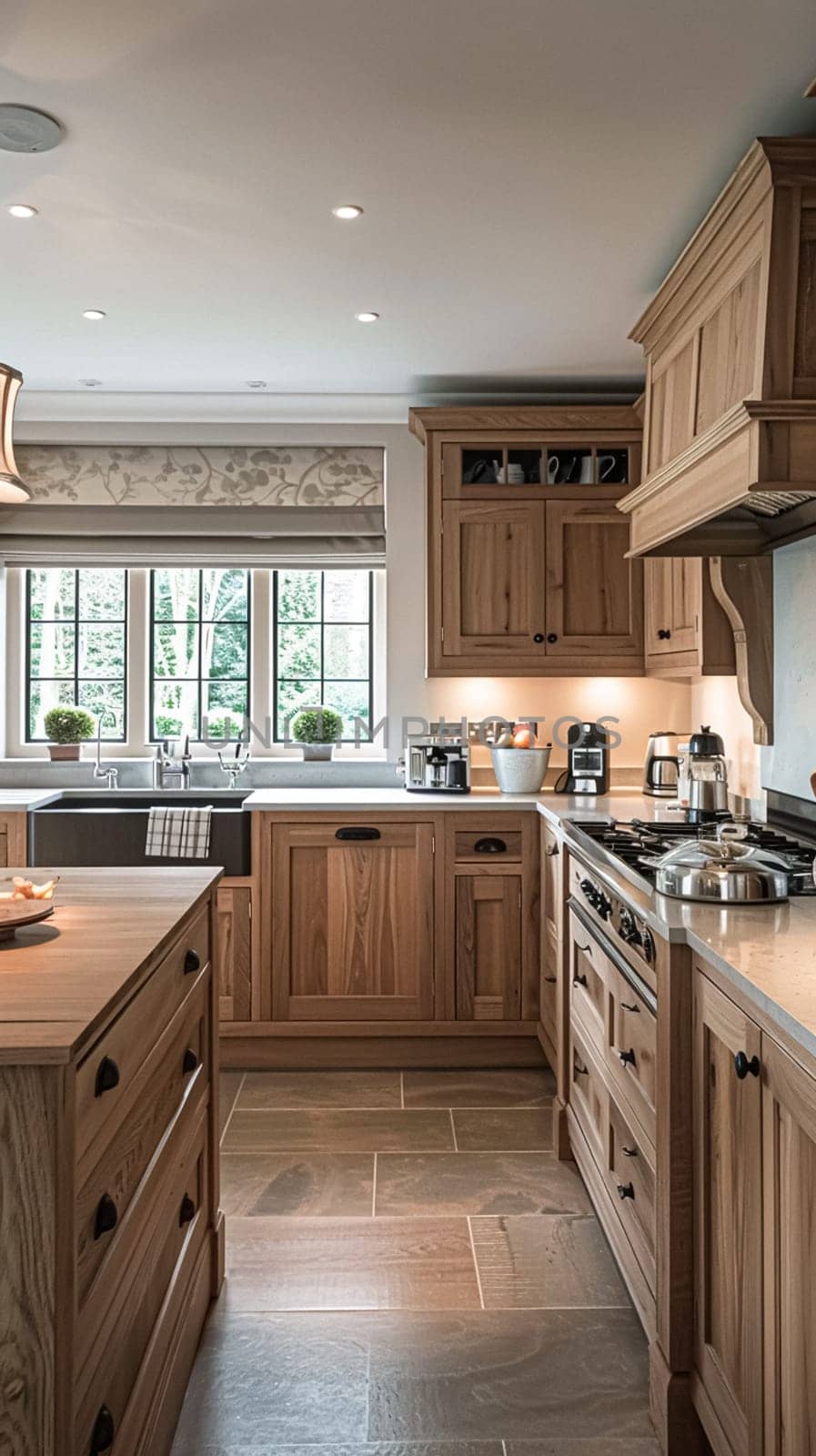 Bespoke kitchen design, country house and cottage interior design, English countryside style renovation and home decor idea