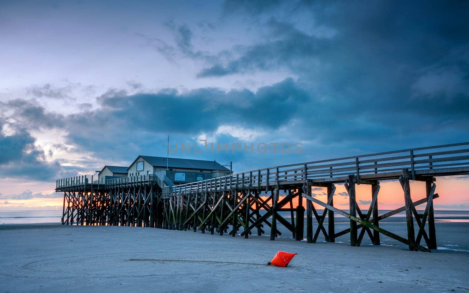 Sankt Peter Ording, North Frisia, Germany by alfotokunst