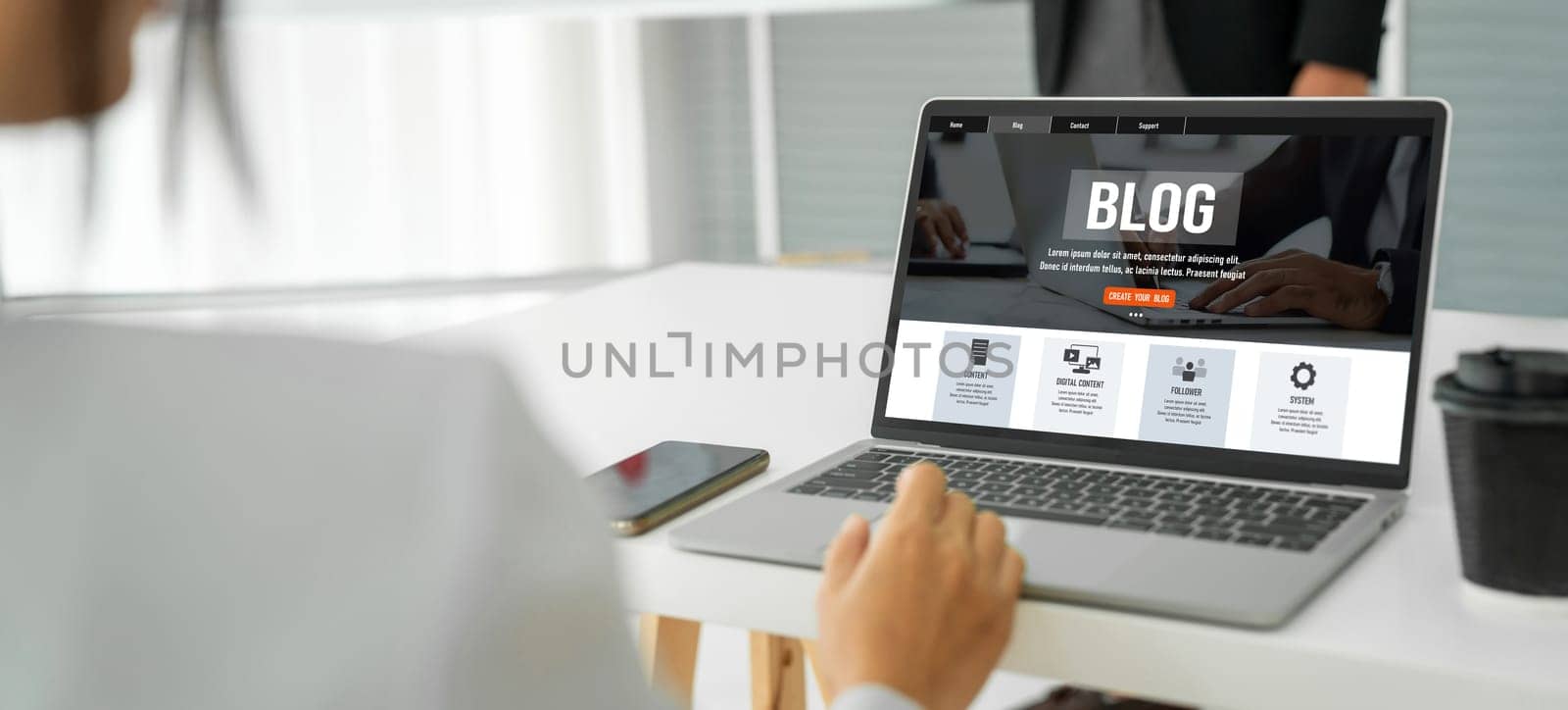 blogging concept, web blog Social Media Information network snugly. social media online content, freelance worker, working online, content creator, blogger, website, reading blog online on computer