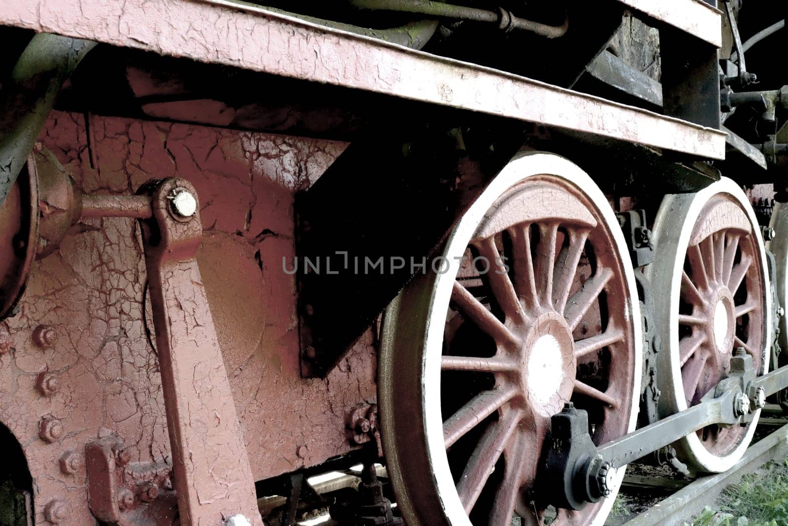 Details of mechanical parts, wheels and equipment of the train.