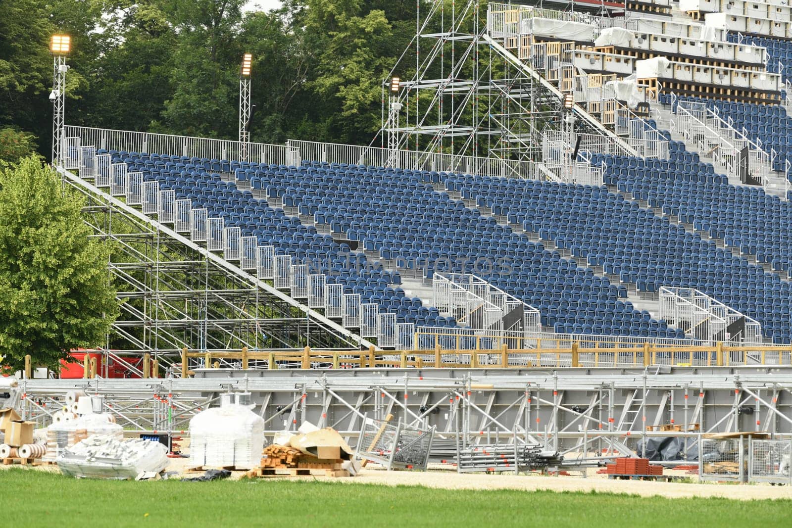 Construction of stands for the Olympic Games in Paris for horse riding