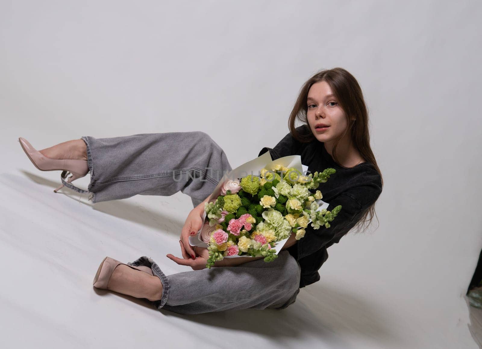 day happy hair girl romantic bouquet fresh jeans smile beautiful white model female natural fashion