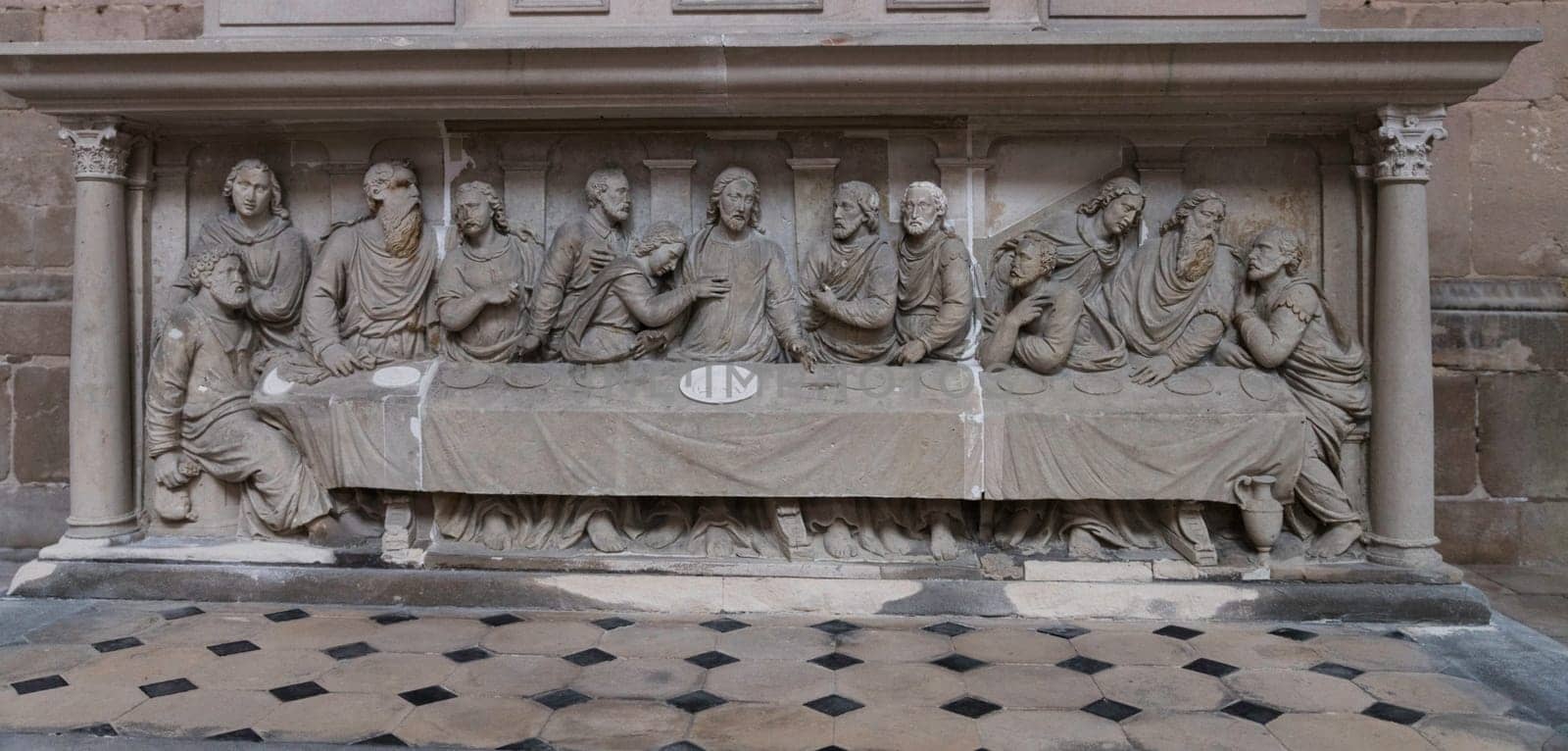 Cathedrale de Toul dessous de l'autel de la Pieta, relief de la Cene the last supper