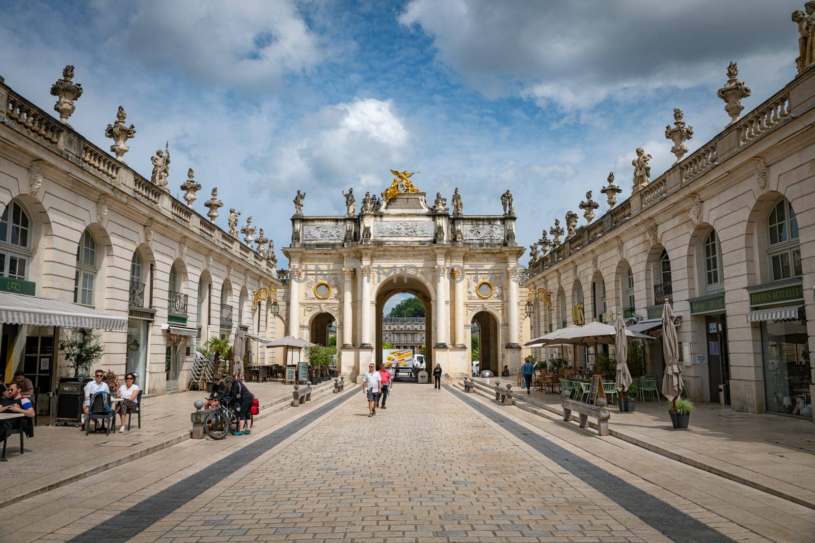 nancy,04-06-2024:Rue Here looking towards the Arc Here from Place Stanislas, Nancy, Lorraine, France