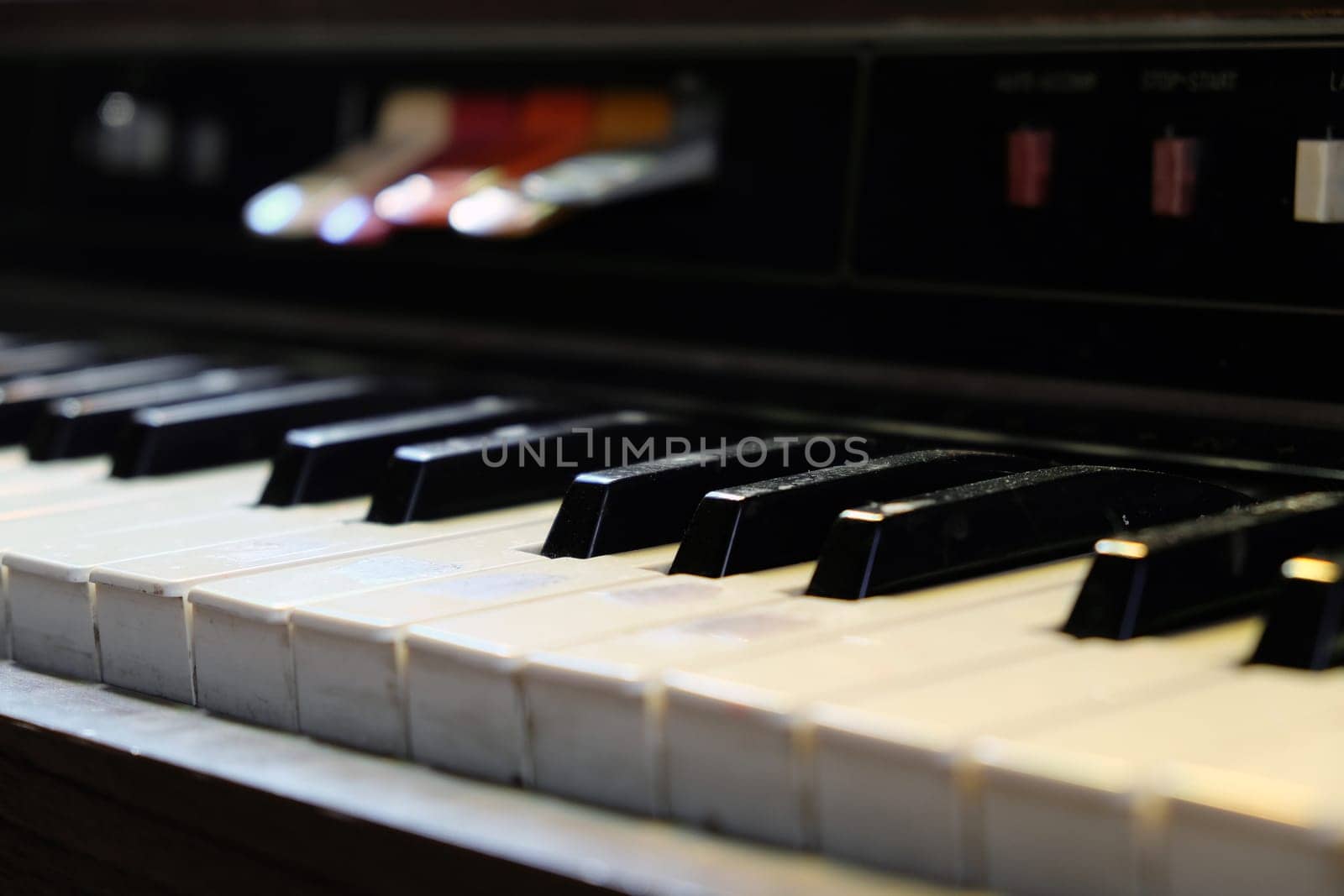 Detail image of Electronic Vintage Organ