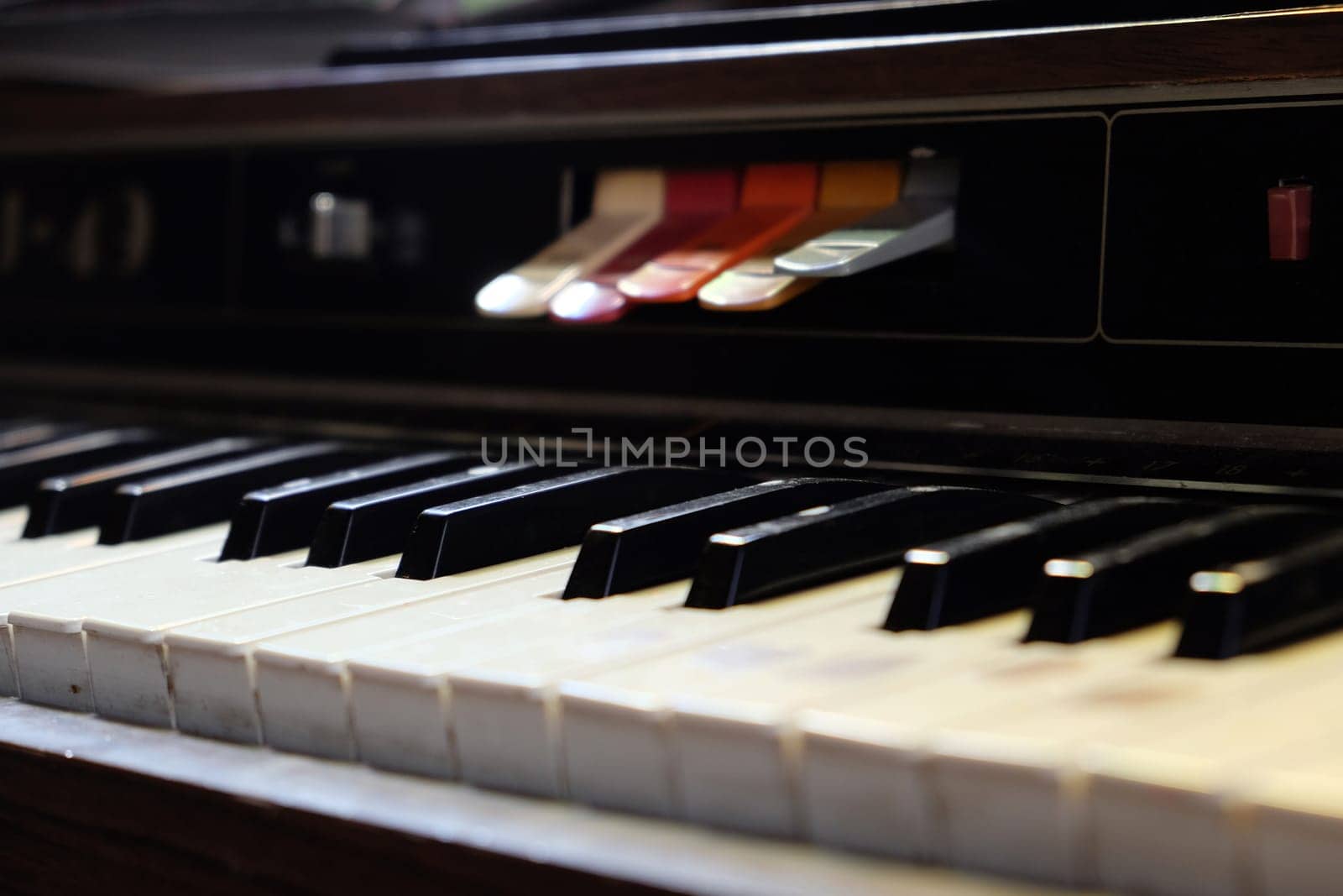 Detail image of Electronic Vintage Organ