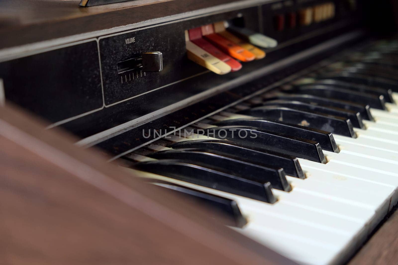 Detail image of Electronic Vintage Organ
