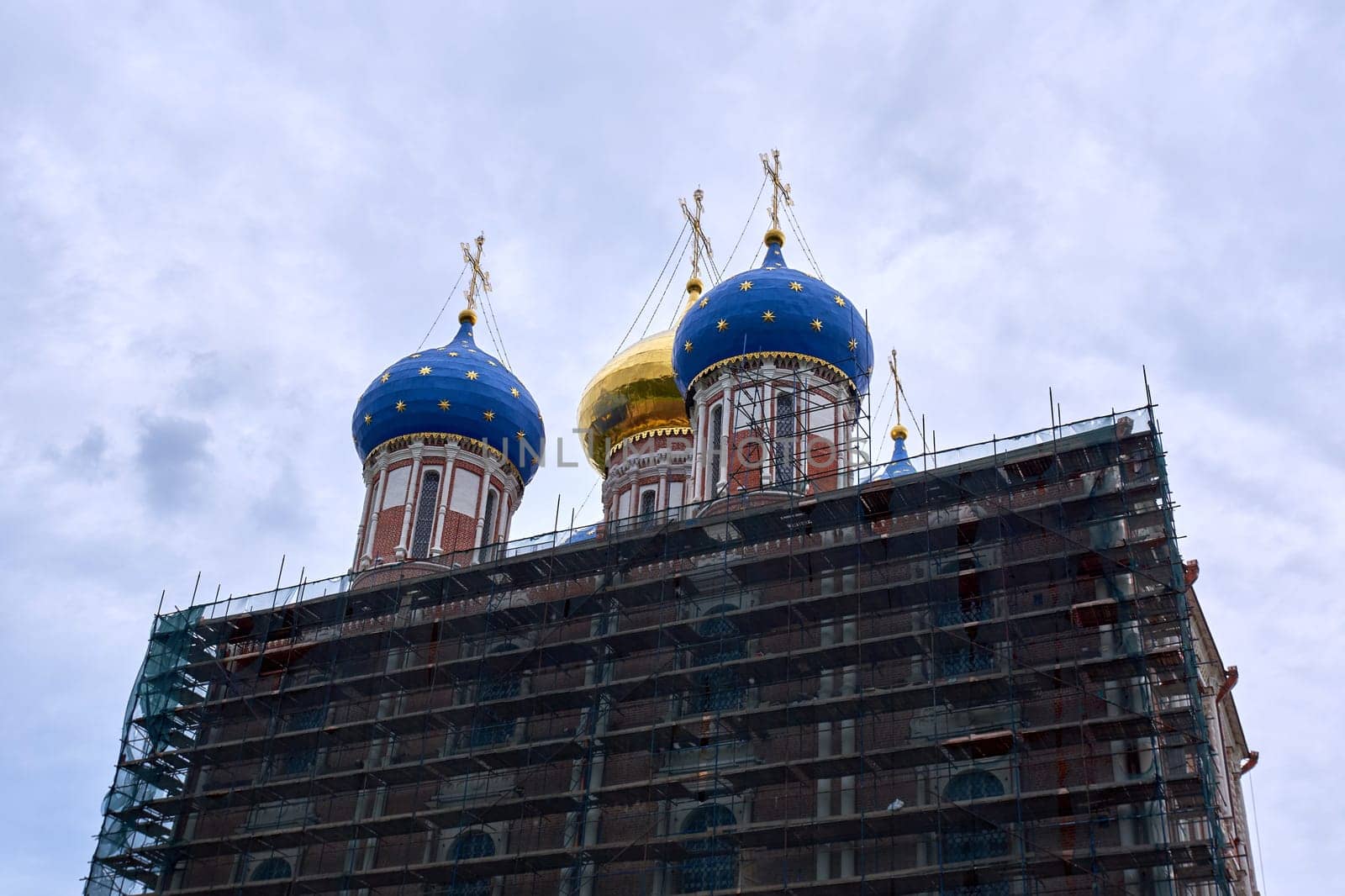 Restoration of an ancient Russian cathedral