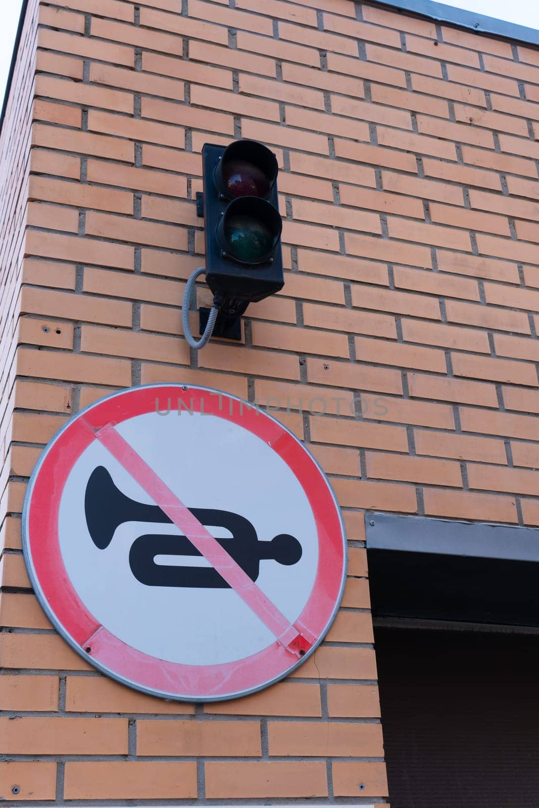 without road danger travel safety sound sign caution symbol silence traffic warning