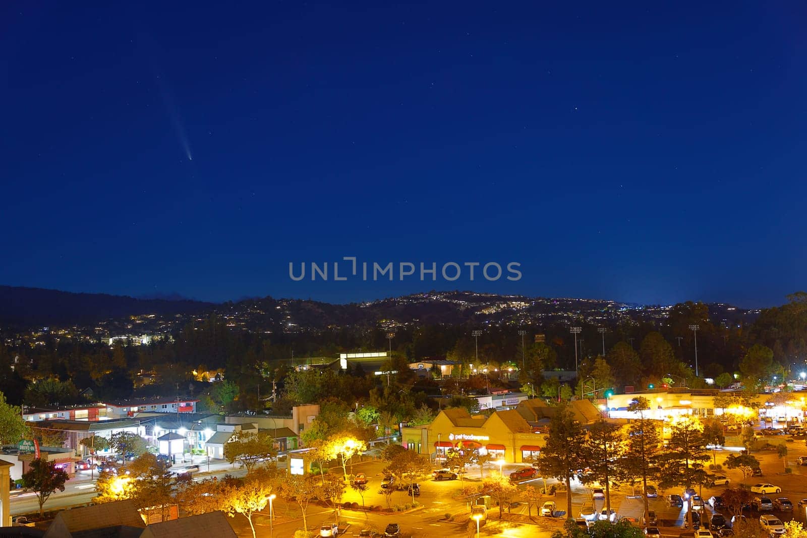 Comet Tsuchinshan-ATLAS seen in the California sky right after dusk taken on October 14, 2024