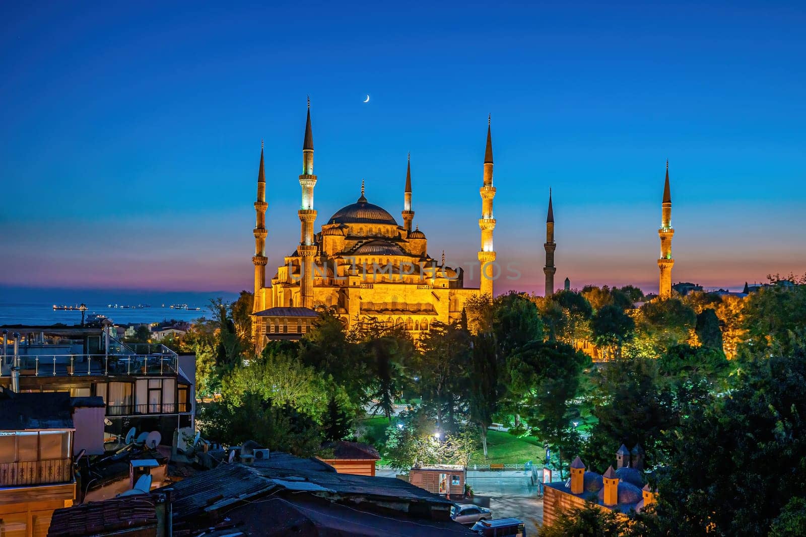 The Sultanahmet Mosque (Blue Mosque) in Istanbul, Turkey at sunset