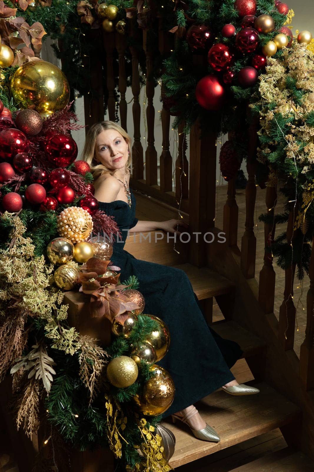 ladder sit holiday recreation snowman steps tinsel prize snow decor red wait winter hat tree smile walk