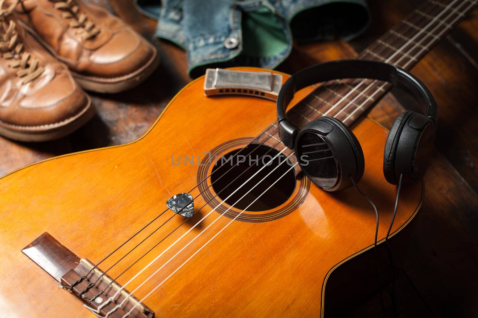 guitar pick and guitar by norgal