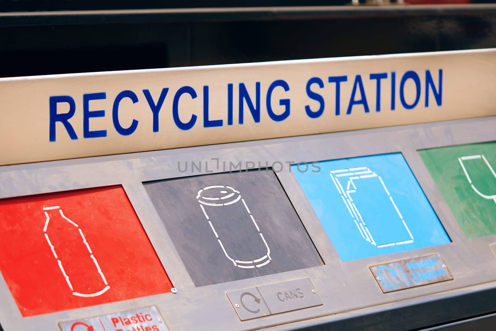 Cutting-edge waste receptacles tailored for segregating waste types, enabling the systematic collection and efficient recycling of garbage.