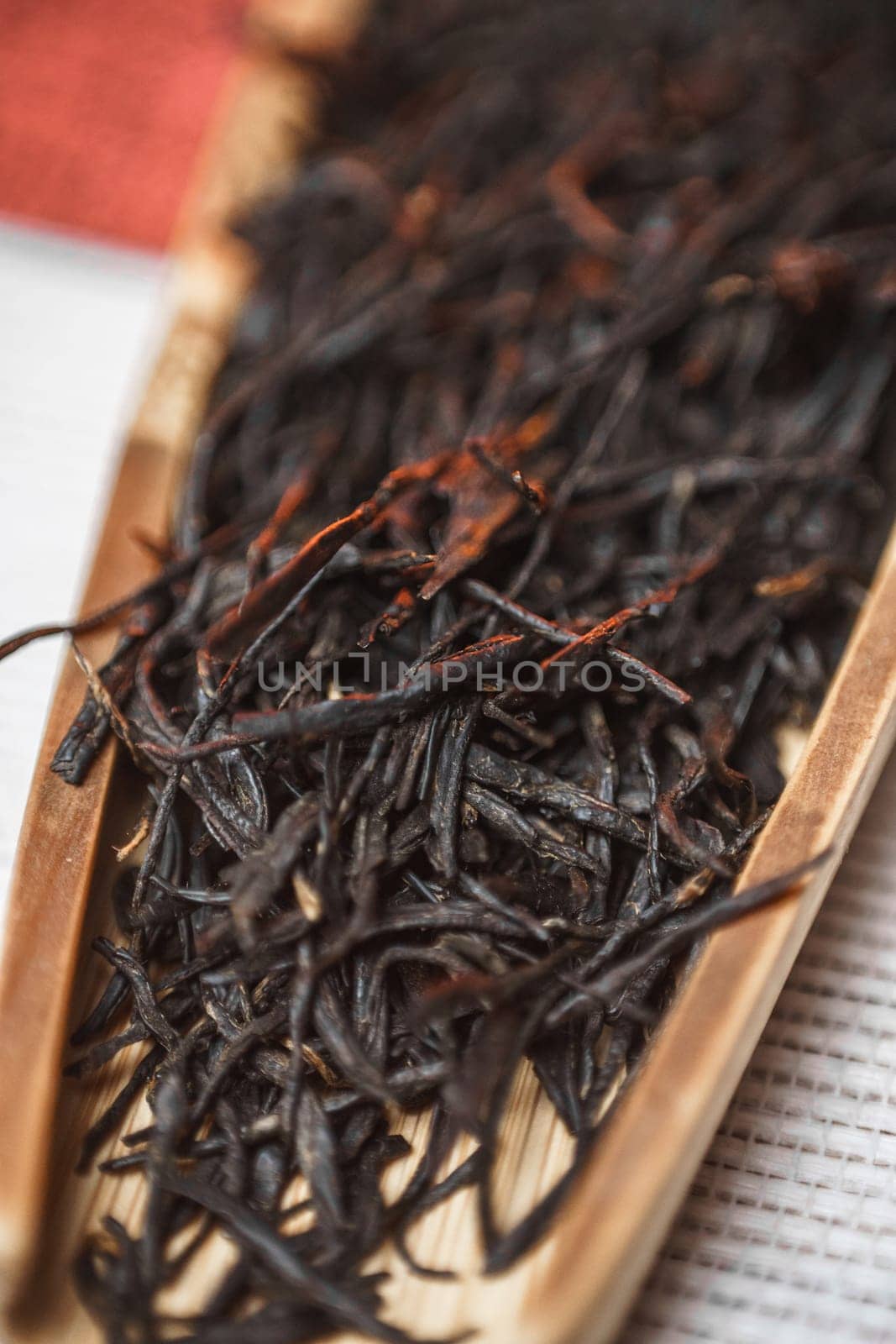 Freshly harvested black tea leaves offer the perfect choice for an aromatic and flavorful teadrinking experience