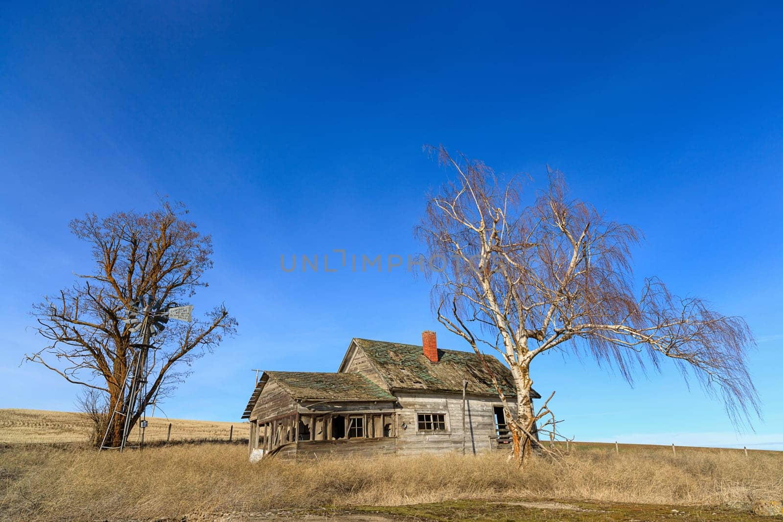 An old abandoned house in the countryside in eastern Washington.