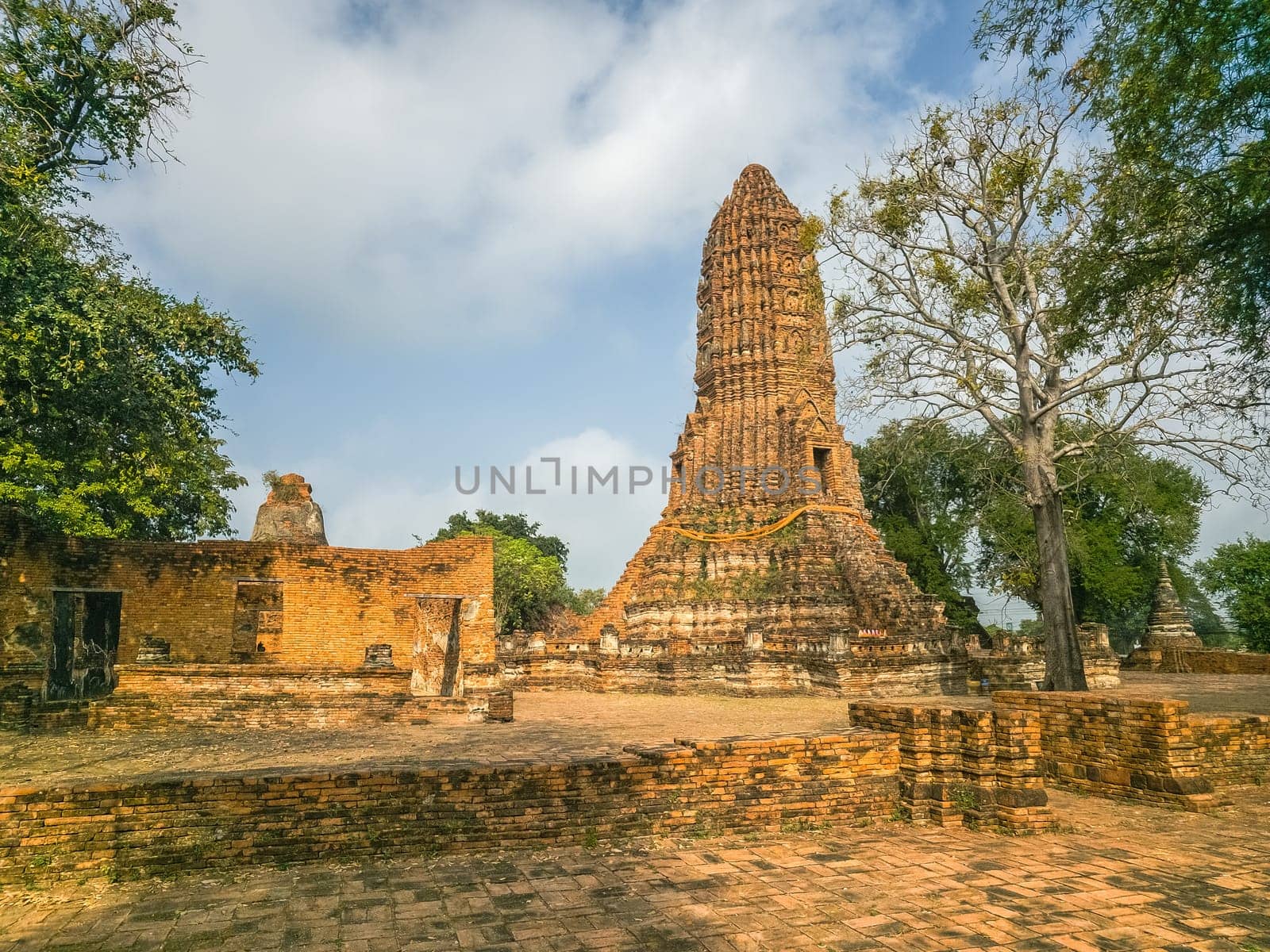 Wat Worachet ancient ruin temple in Ayutthaya by day, Thailand