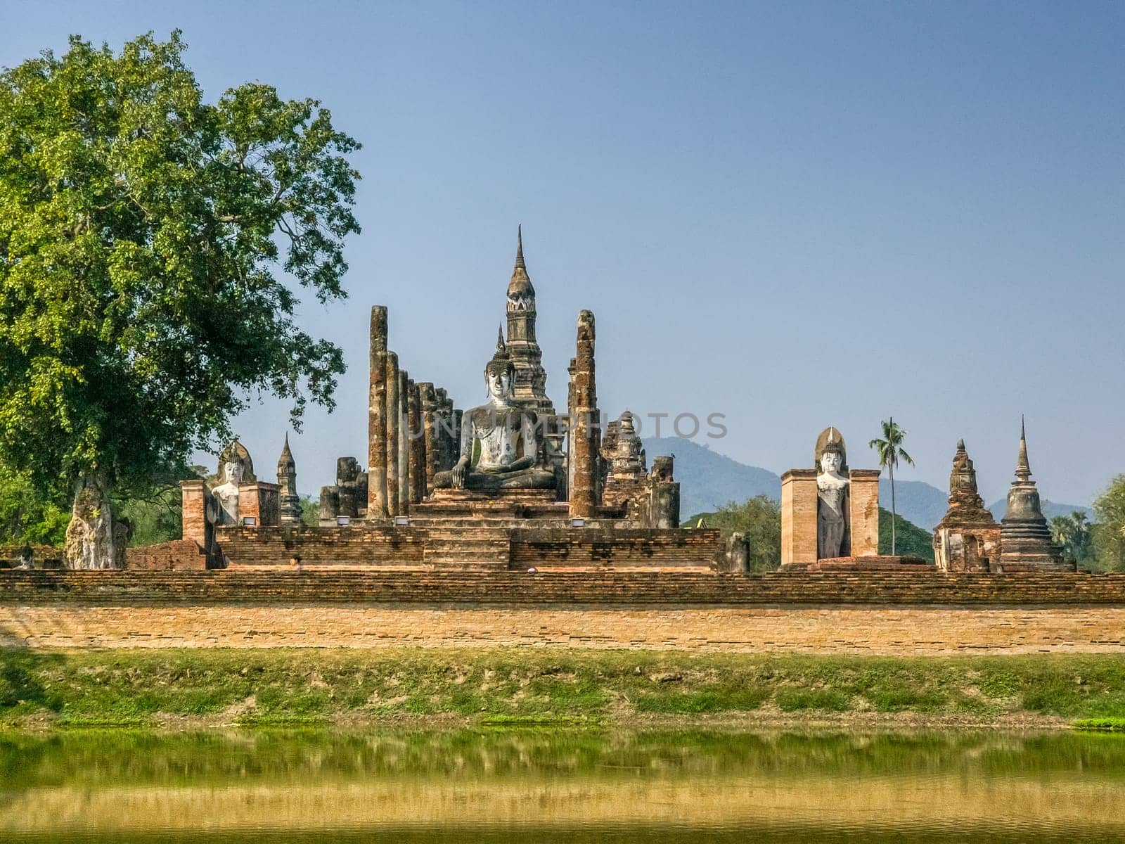 Wat Mahathat Maha That temple by day, Sukhothai, Thailand