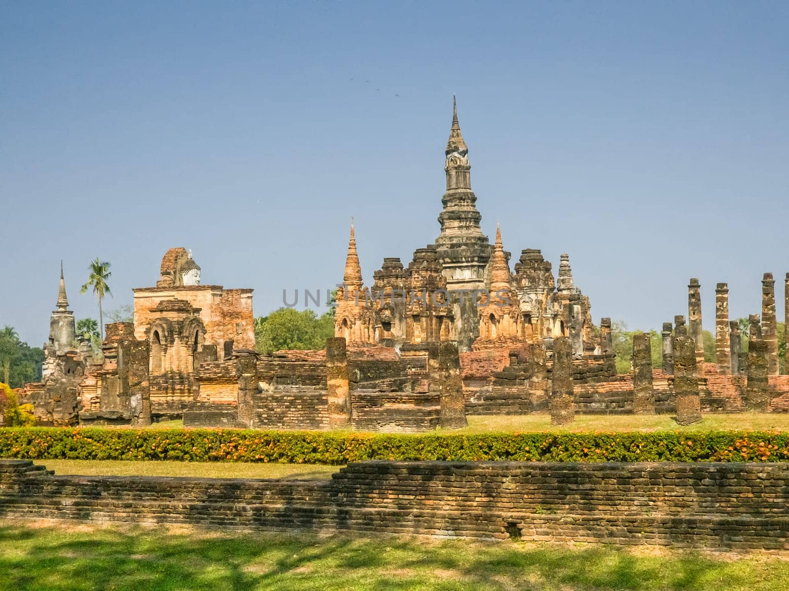 Wat Mahathat Maha That temple by day, Sukhothai, Thailand