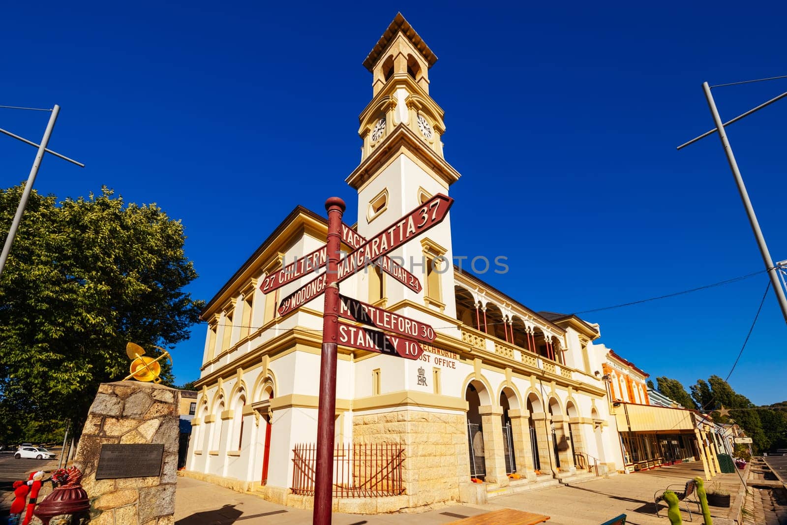 BEECHWORTH, AUSTRALIA - JANUARY 1 2025: Historic Beechworth Post Office and signage on a warm summer's day in Victoria, Australia on January 1st, 2025