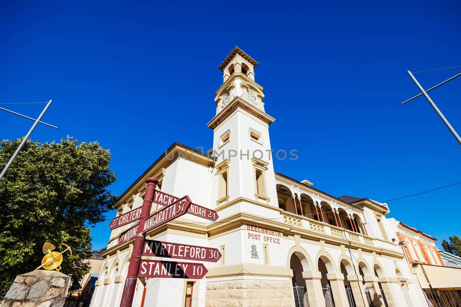 BEECHWORTH, AUSTRALIA - JANUARY 1 2025: Historic Beechworth Post Office and signage on a warm summer's day in Victoria, Australia on January 1st, 2025