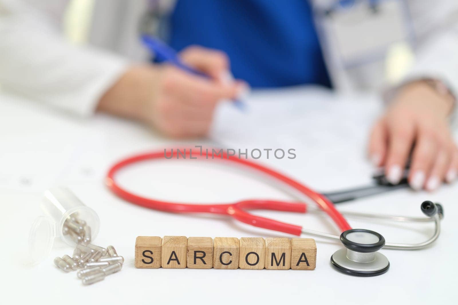 This provides an informative perspective on sarcoma, emphasizing important medical tools and a professional context