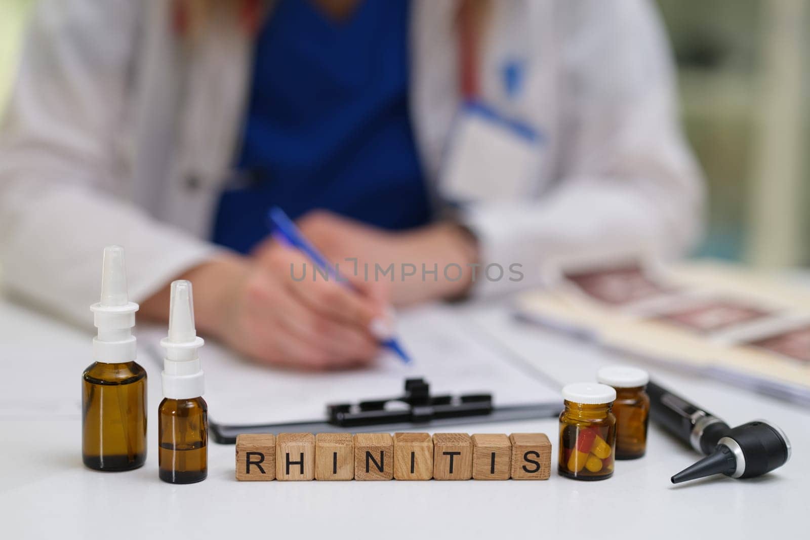 Exploring various treatments for rhinitis, specifically highlighting different medications and care recommendations