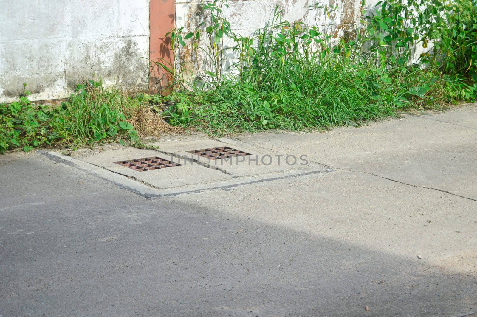 The manhole cover viewed from a distance. by boonruen