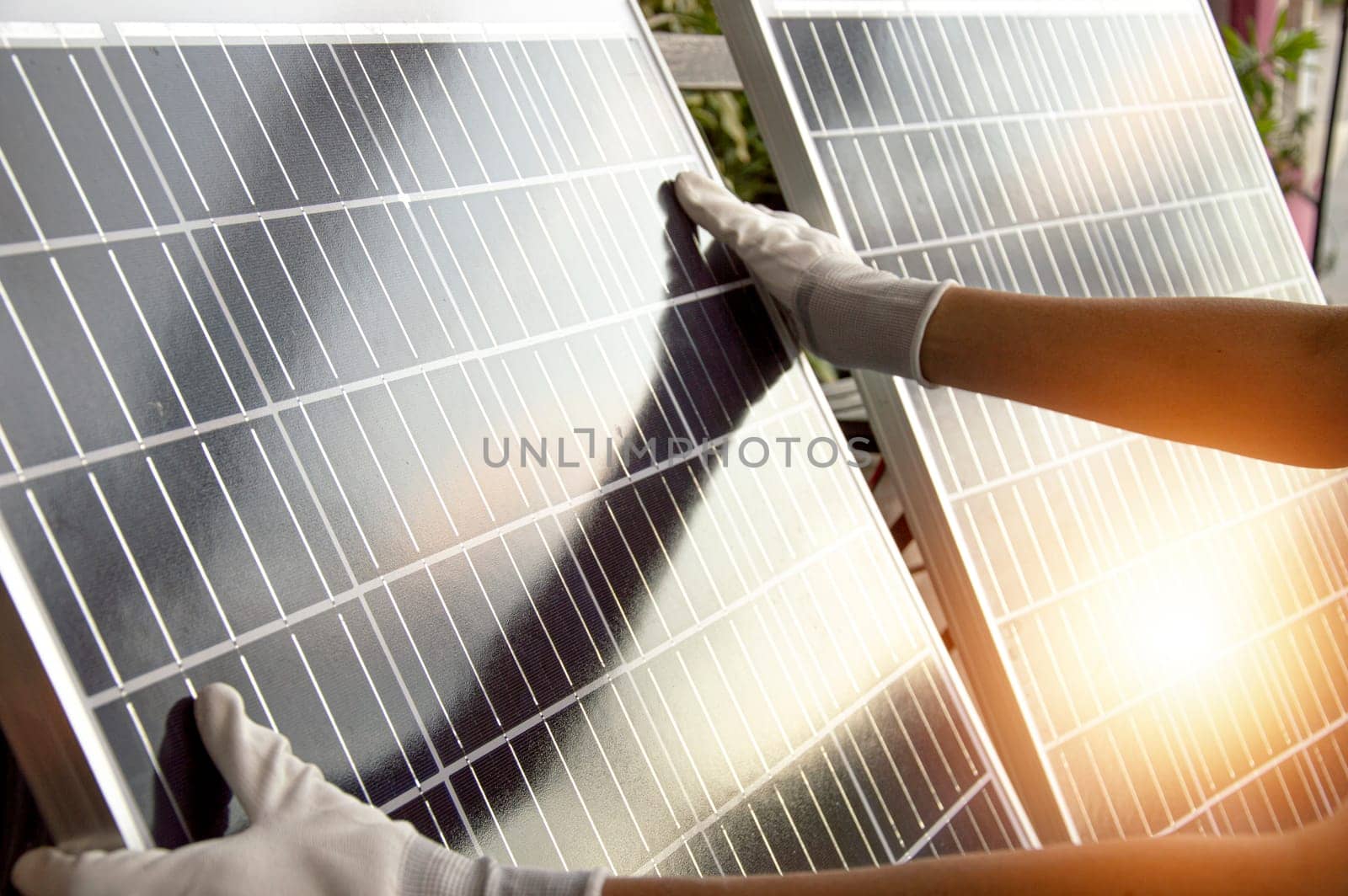 Clean energy concepts such as solar cells are being used more and more.