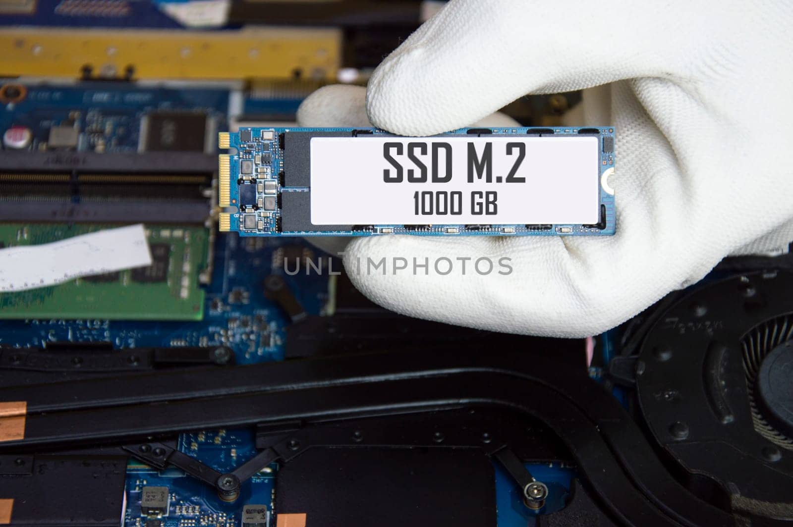 SSD M.2 is very popular new technology, small size and high performance, SSD M.2 in hand.