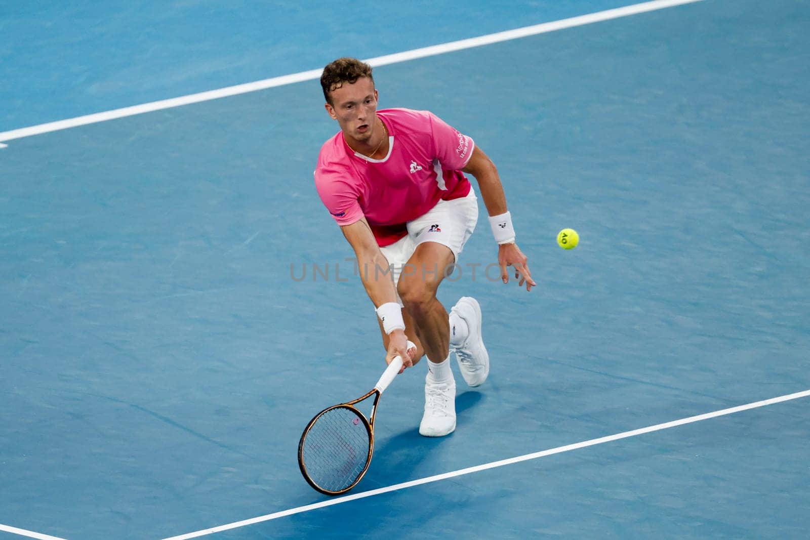 MELBOURNE, AUSTRALIA - JANUARY 19: Jiri Lehecka of Czech Republic hits a forehand to Novak Djokovic of Serbia on day eight of the 2025 Australian Open at Melbourne Park on January 19, 2025 in Melbourne, Australia.