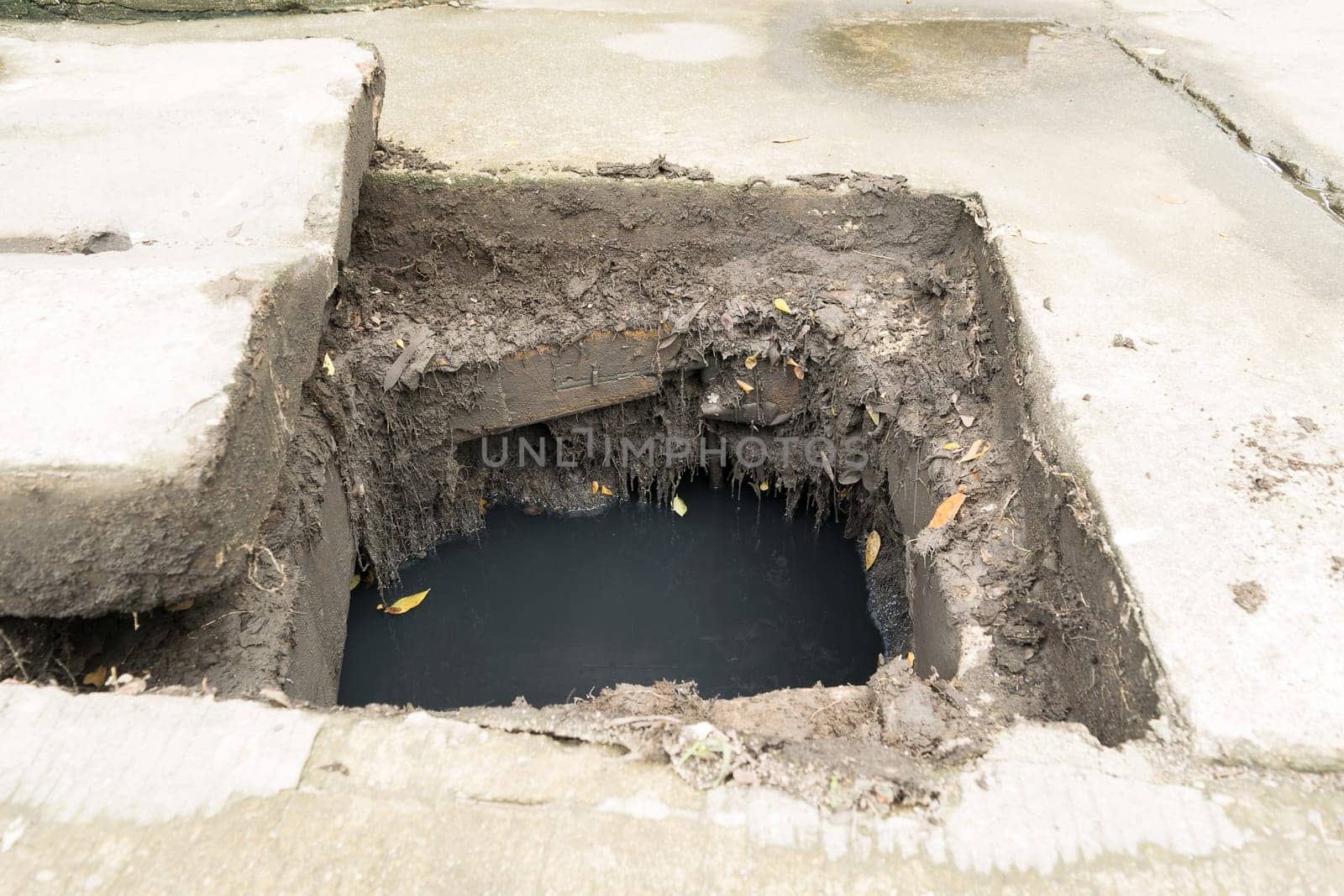 Working for drain cleaning. Problem with the drainage system.