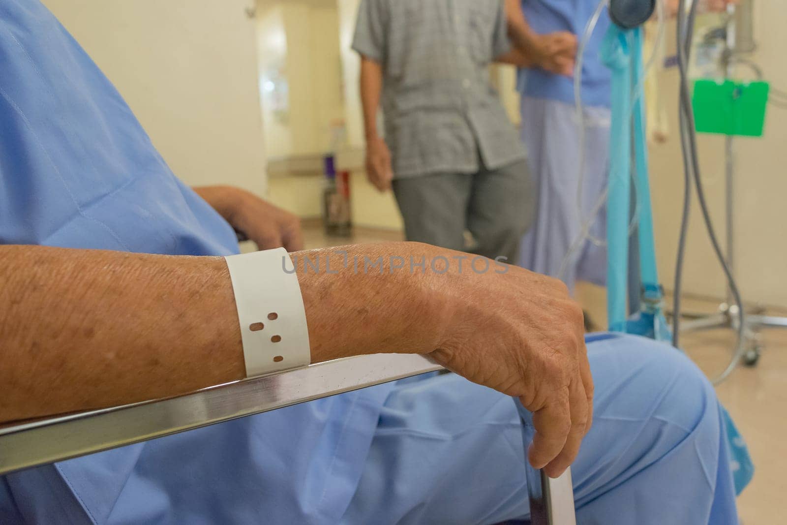 A patient in the hospital, Asian elderly man hand