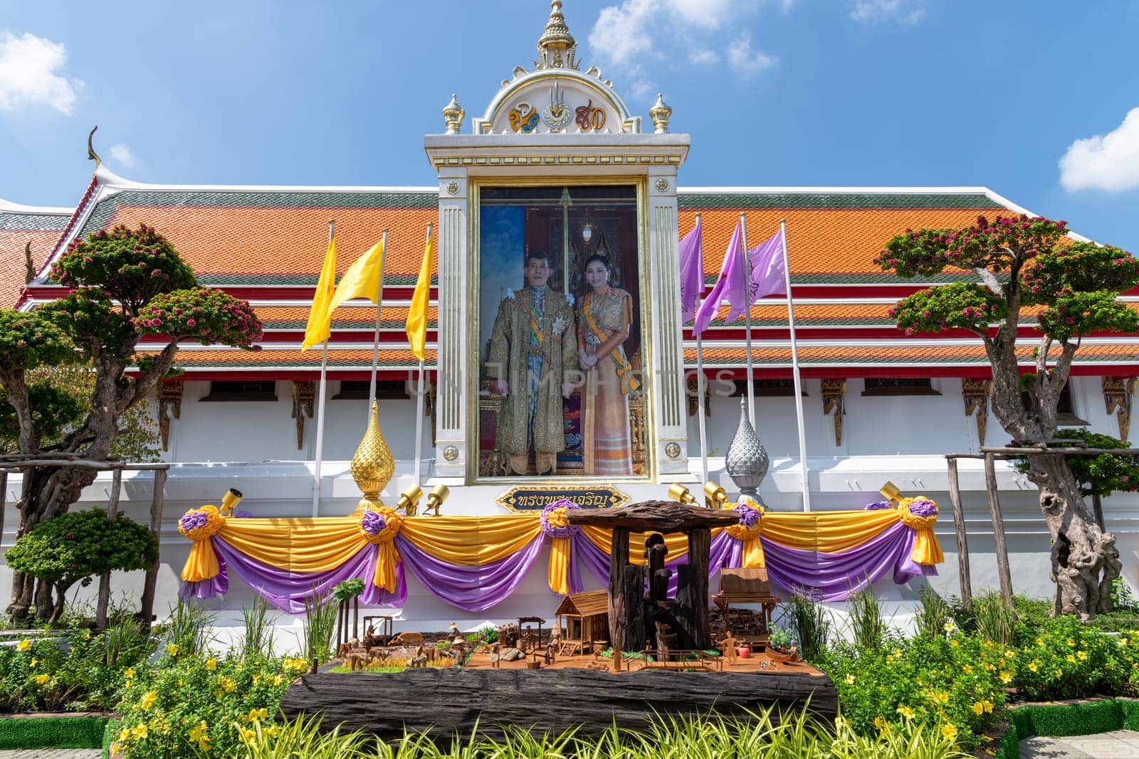 Visit a royal temple showcasing breathtaking displays, vibrant decorations, and a rich cultural backdrop