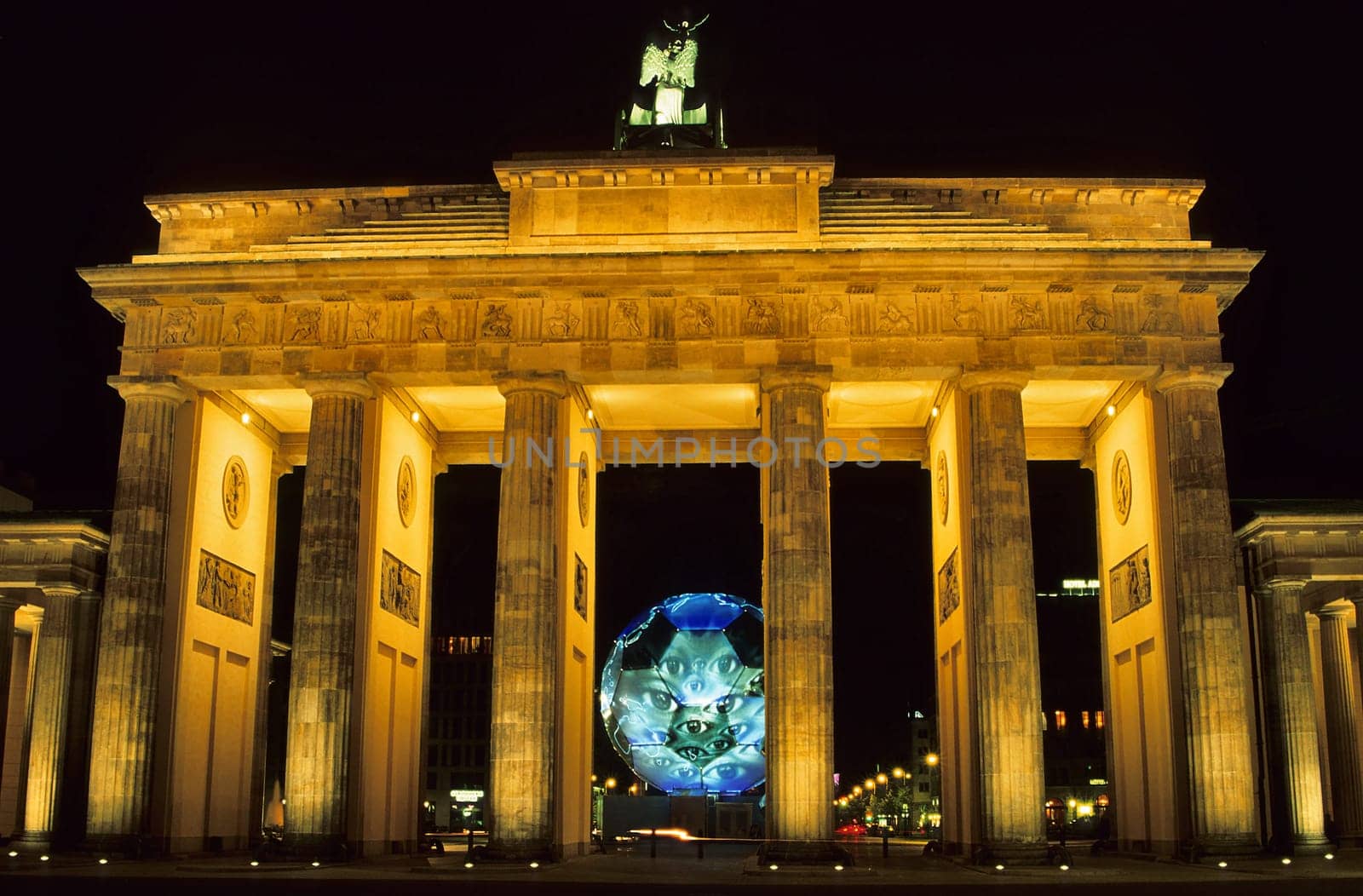 Brandenburg Gate as World Cup ambassador