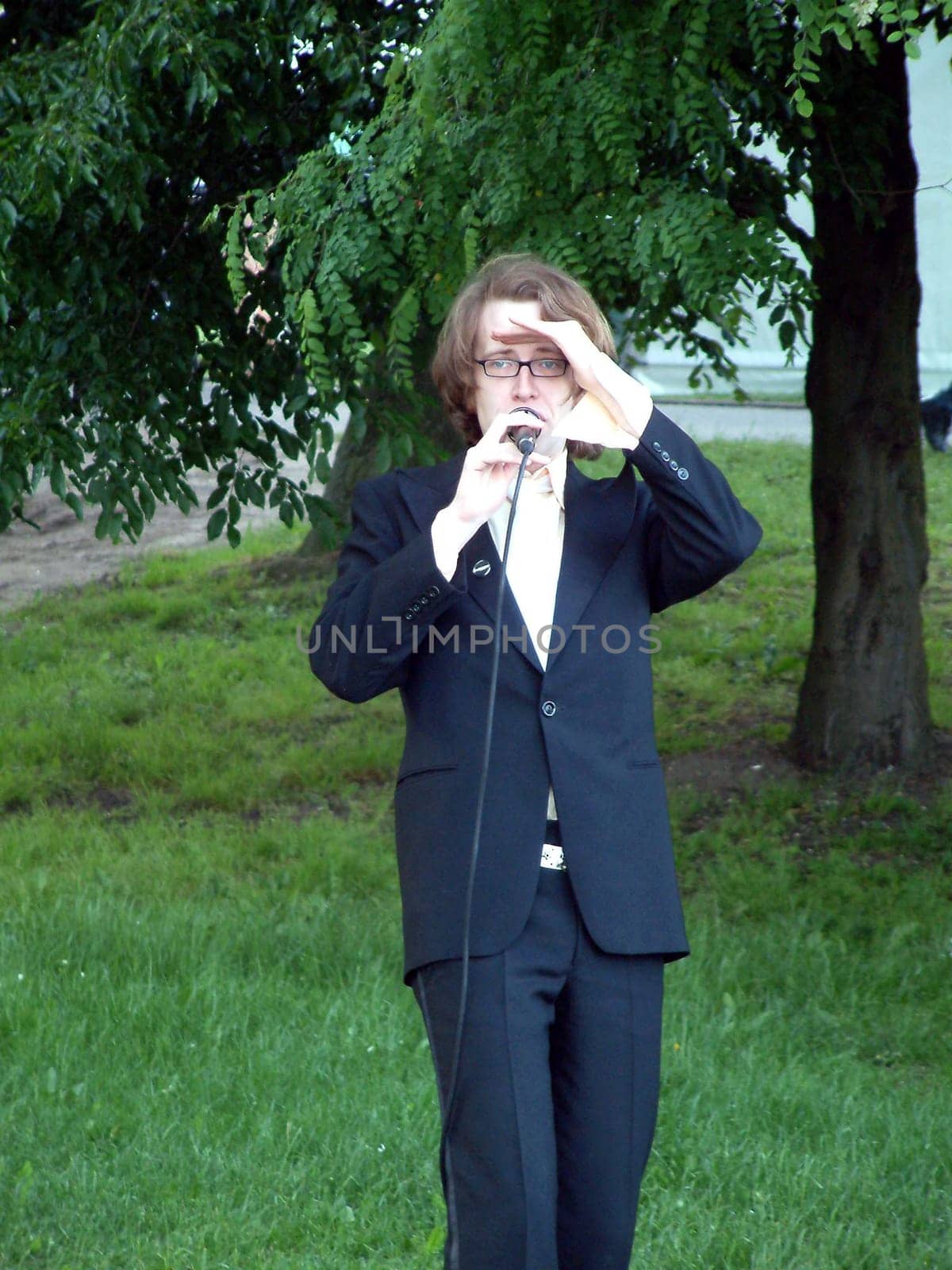 Retro singer