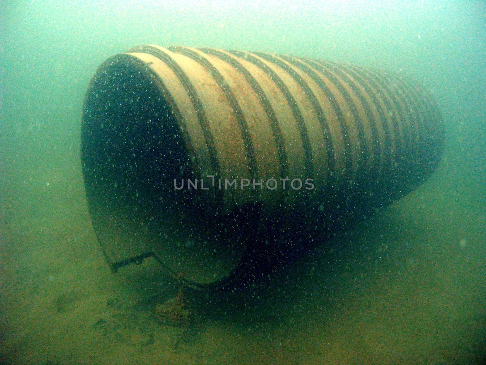 Summer 2004,tube floats in almost 19m water depth,interesting to dive through and good to use for training (navigation,buoyancy,wreck)