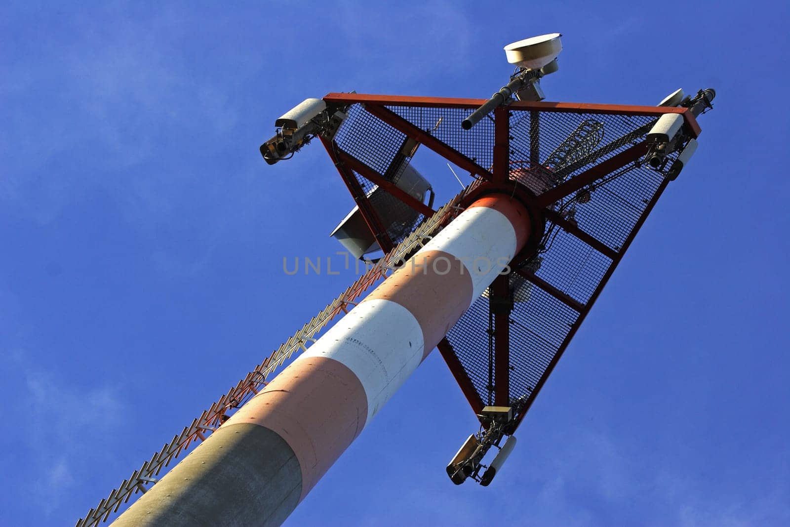 Transmission tower