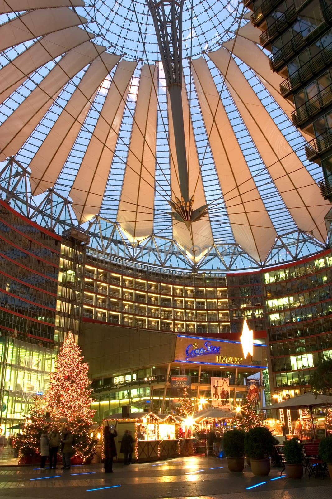 Christmas at the Sony Center 02