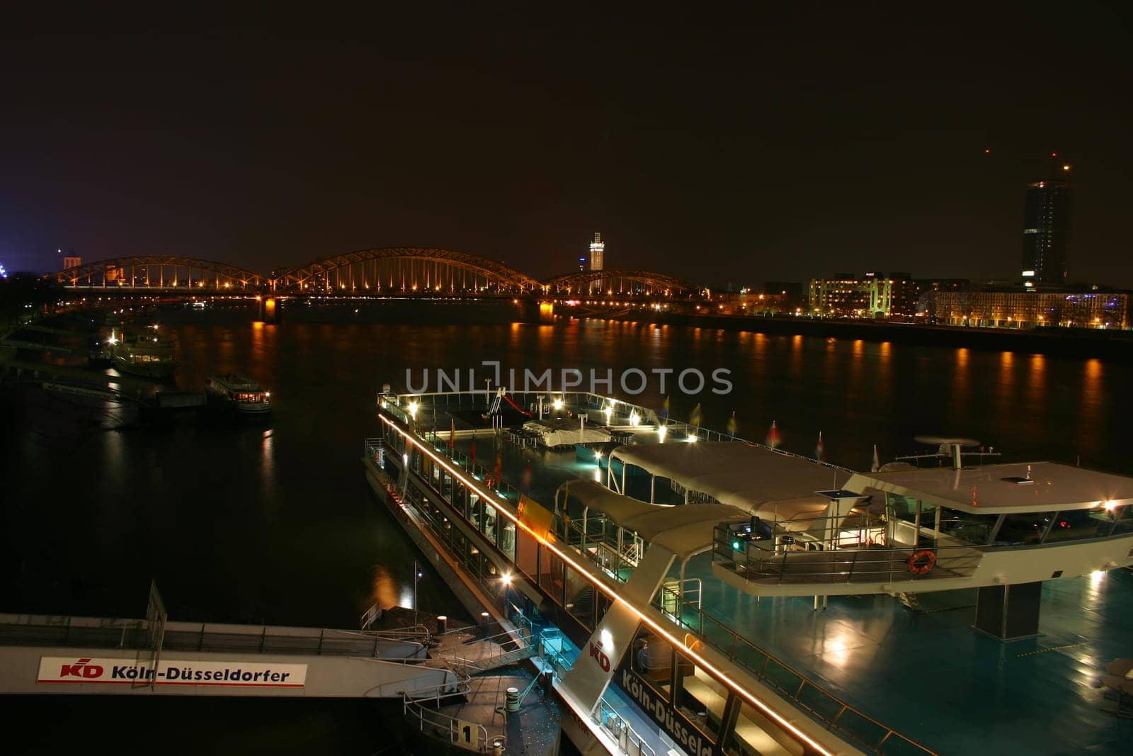 300DPI = 5120x3413 f8/ 30sec ISO100
