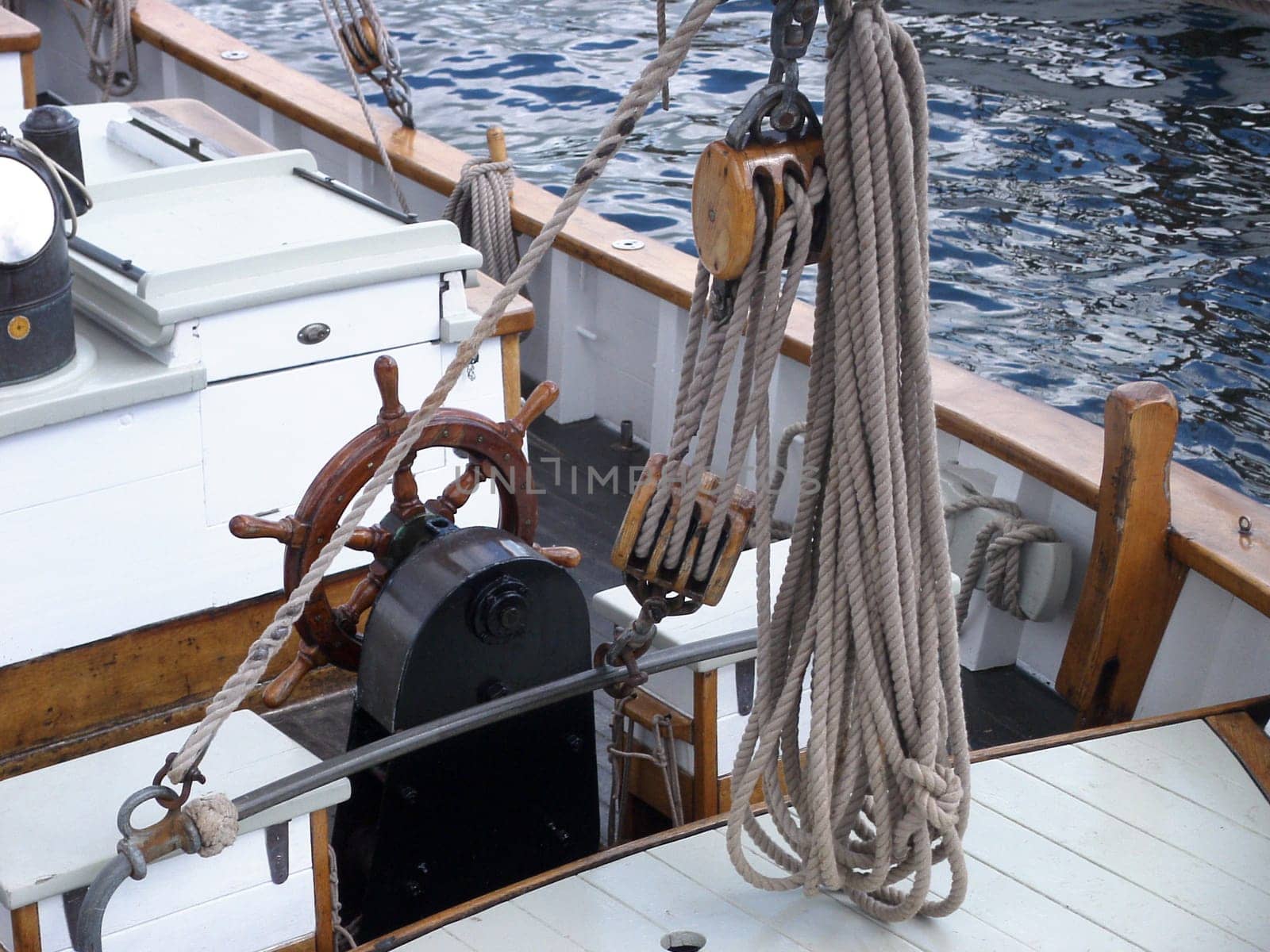 Oldtimer at the Rum Regatta 2004 in Flensburg - I followed the tip and played with gamma. I'm thrilled.