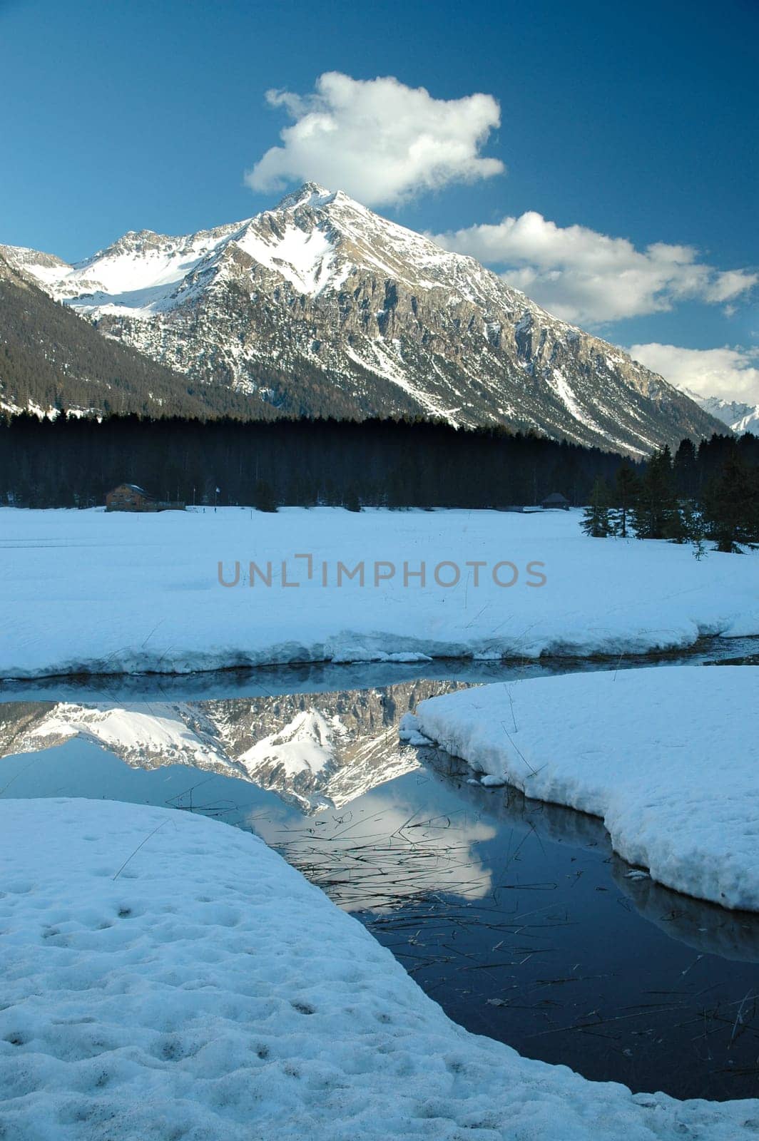 Taken near Lenzerheide in Switzerland in March 2005. Nikon D70,Nikkor 18-70.